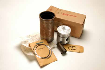 PISTON & SLEEVE 609346C91-318377R2-A  NEW OLD STOCK