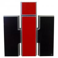 IH FRONT EMBLEM 
 PLASTIC WITH SILVER SIDES -- 3-1/4 X 3-1/2 
 International Applications: 284, 384, 385, 433, 484, 485, 584, 585, 674, 684, 685, 784, 785, 786, 884, 885, 886, 986, 1086, 1486, 1586, 3388, 3588, 3788, 4366, 4386, 4568, 4586, 4786, HYDRO 84, HYDRO 186 
 Replacement Part #: 120397C1, 275184R1