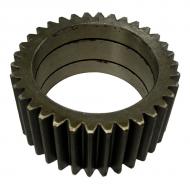 Internal diameter: 2.2 inches, outer diameter: 3.03 inches, Diameter: 1.4 inches, 36 teeth
Part Reference Numbers: 81688C1
Fits Models: 1056 TRACTOR; 956